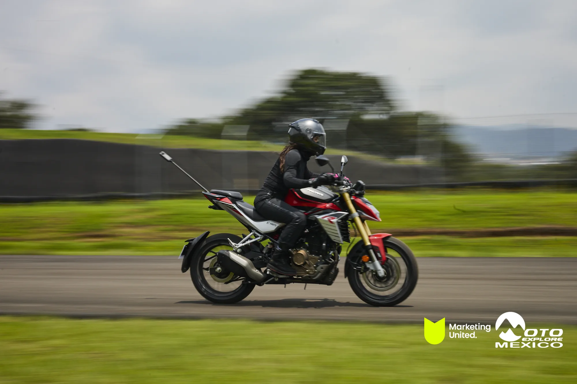 HUNK TRACKDAY 105